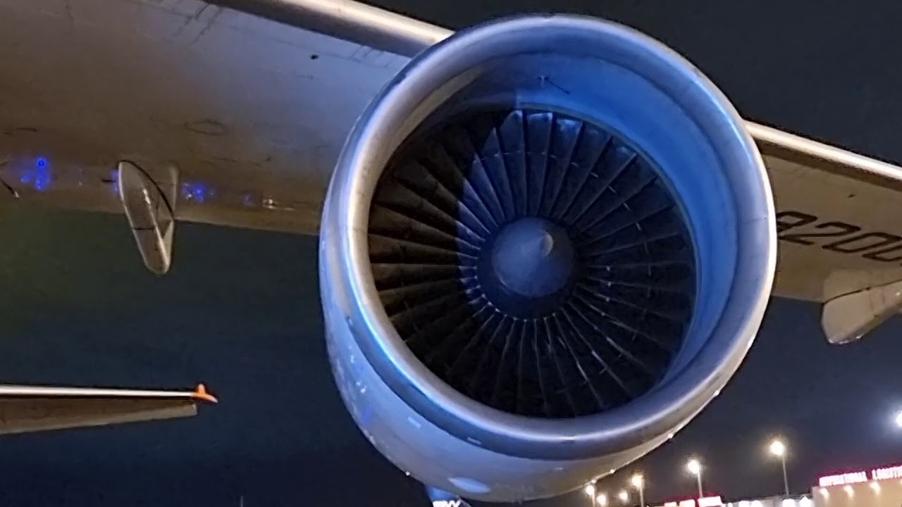 Запуск двигателя Ан-124 Руслан. #An124-100M. D 18. Engine start.