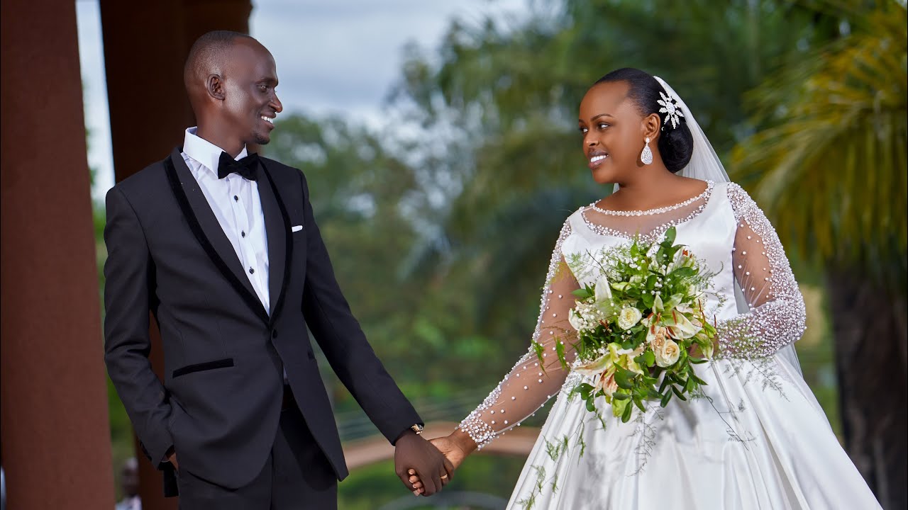 Isingoma weds Doreen #bahima #giveaways #wedding #ente #cows #rwanda
