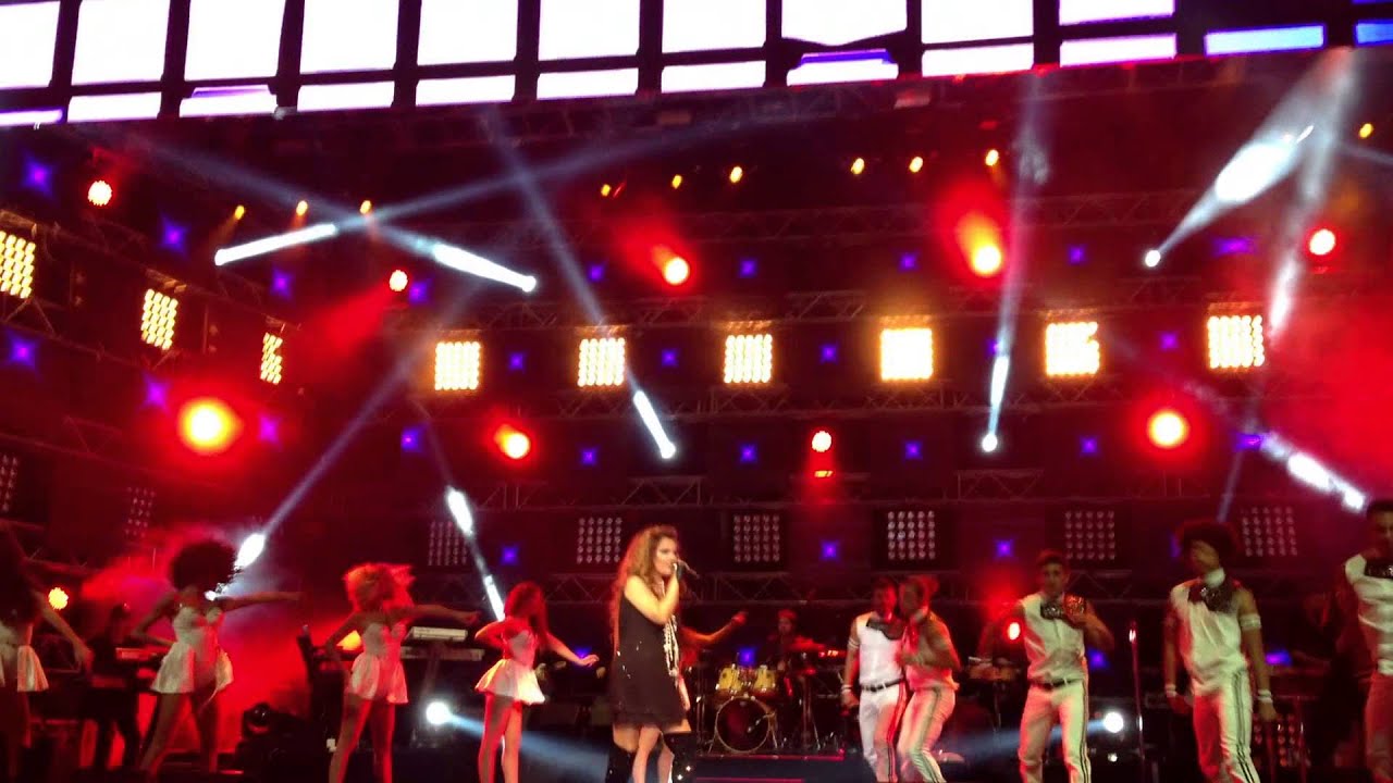 5 Ekim Demet Akalın Harbiye Konseri'nin açılış şarkısı: Sepet!