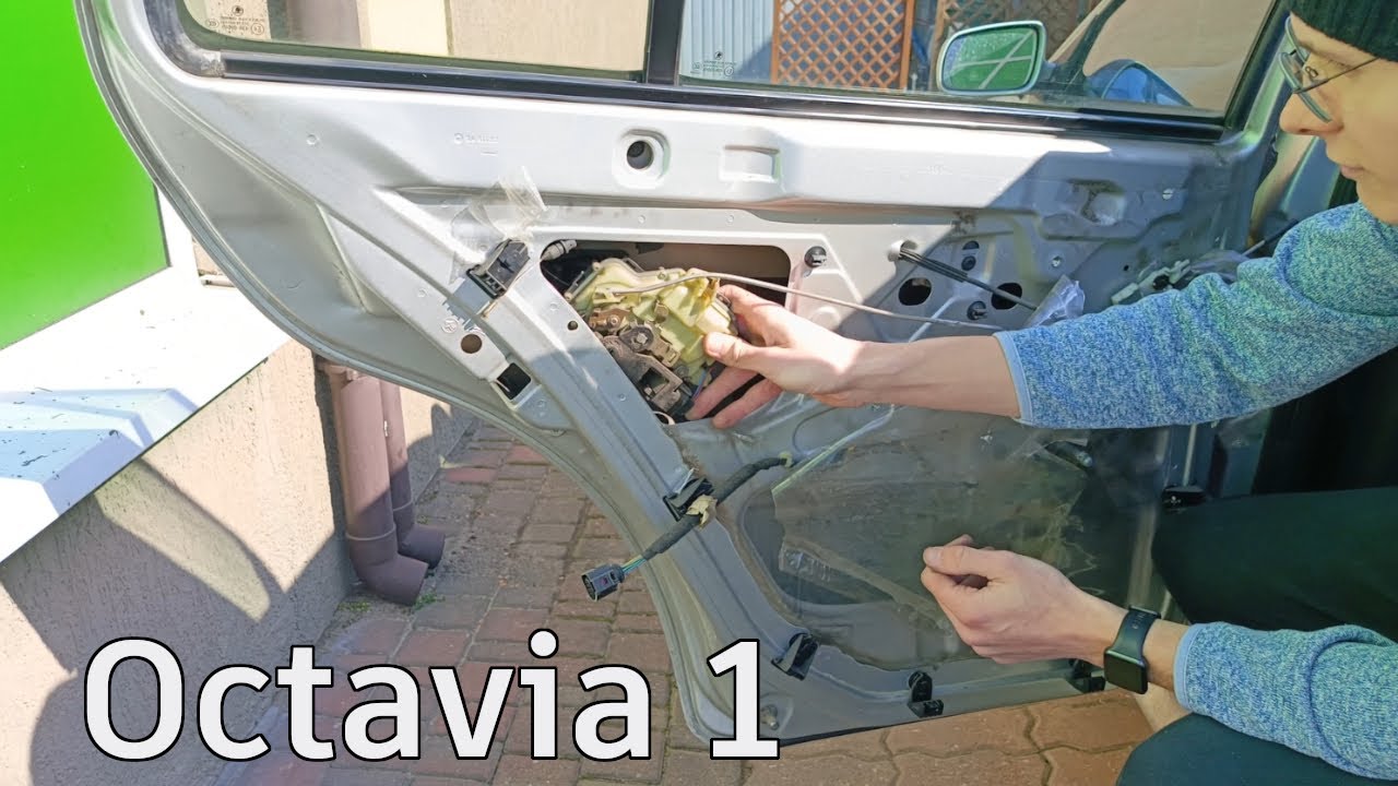 Wymiana zamka tylnych drzwi - Skoda Octavia 1
