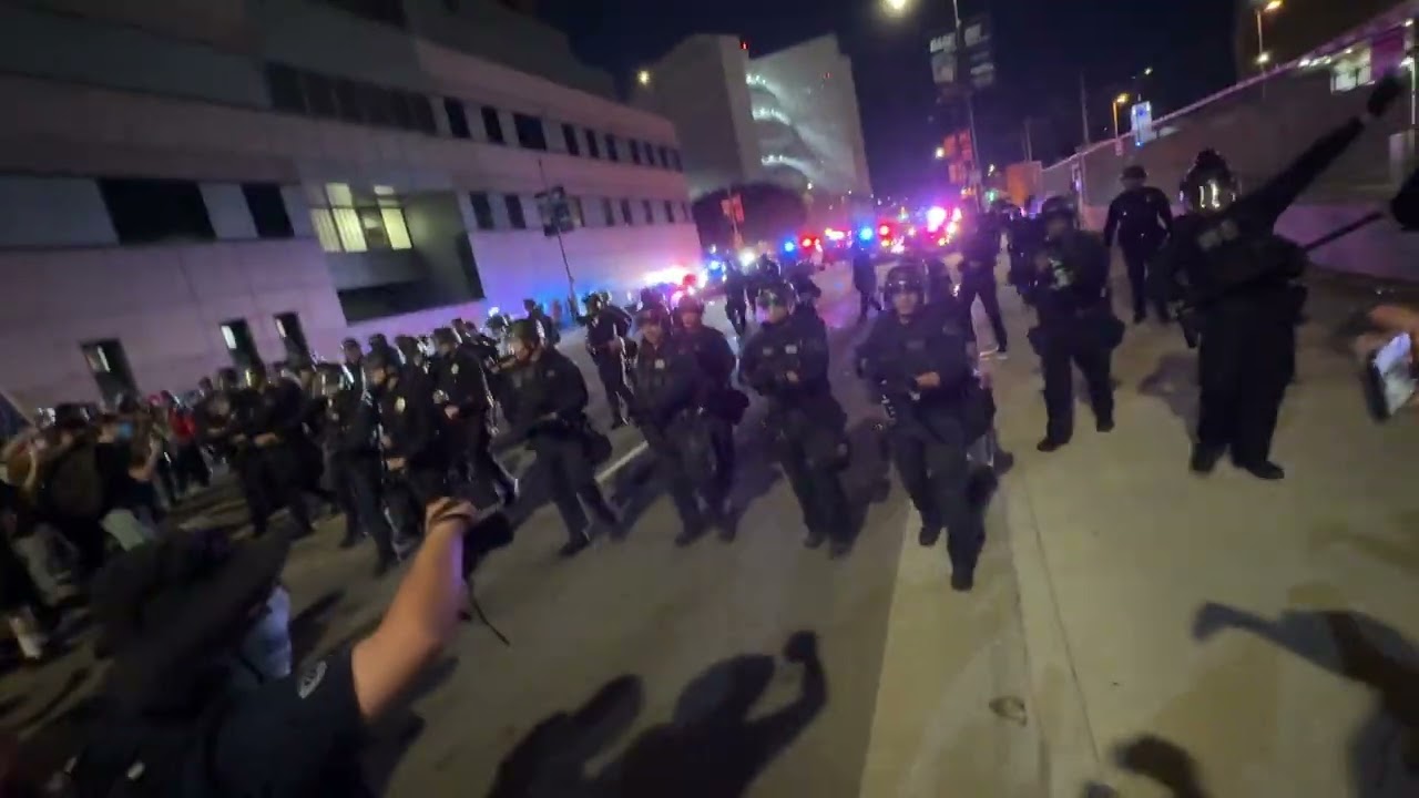 Police Fire Rubber Bullets at Protesters Outside Los Angeles Federal Building