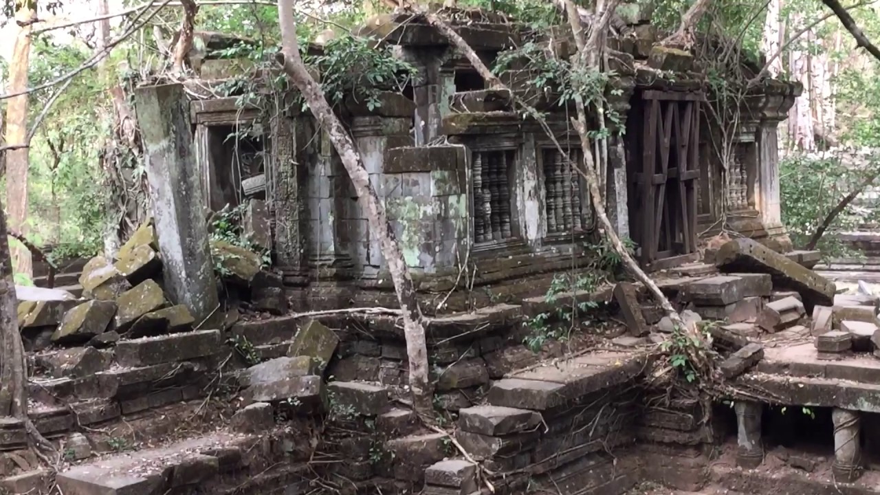 Beng Mealea, 12th century temple overtaken by jungle, Cambodia