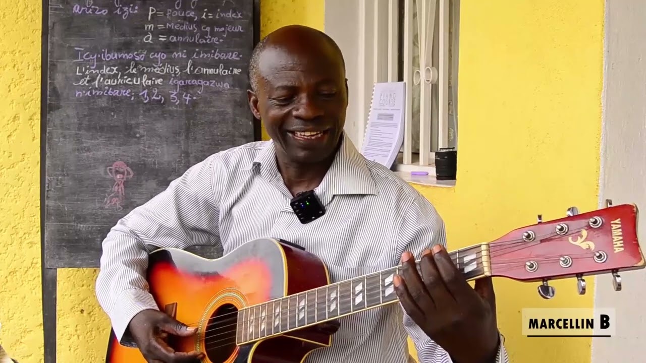 COURS DE GUITARES - PETITES ETUDES: LES 3 CASES PAR BUREKE MARCELLIN
