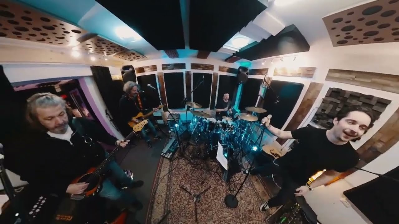 Parni Valjak feat. Igor Drvenkar - Opet se smijem