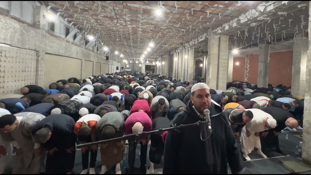 صلاة التراويح بمسجد النور ألكانتي