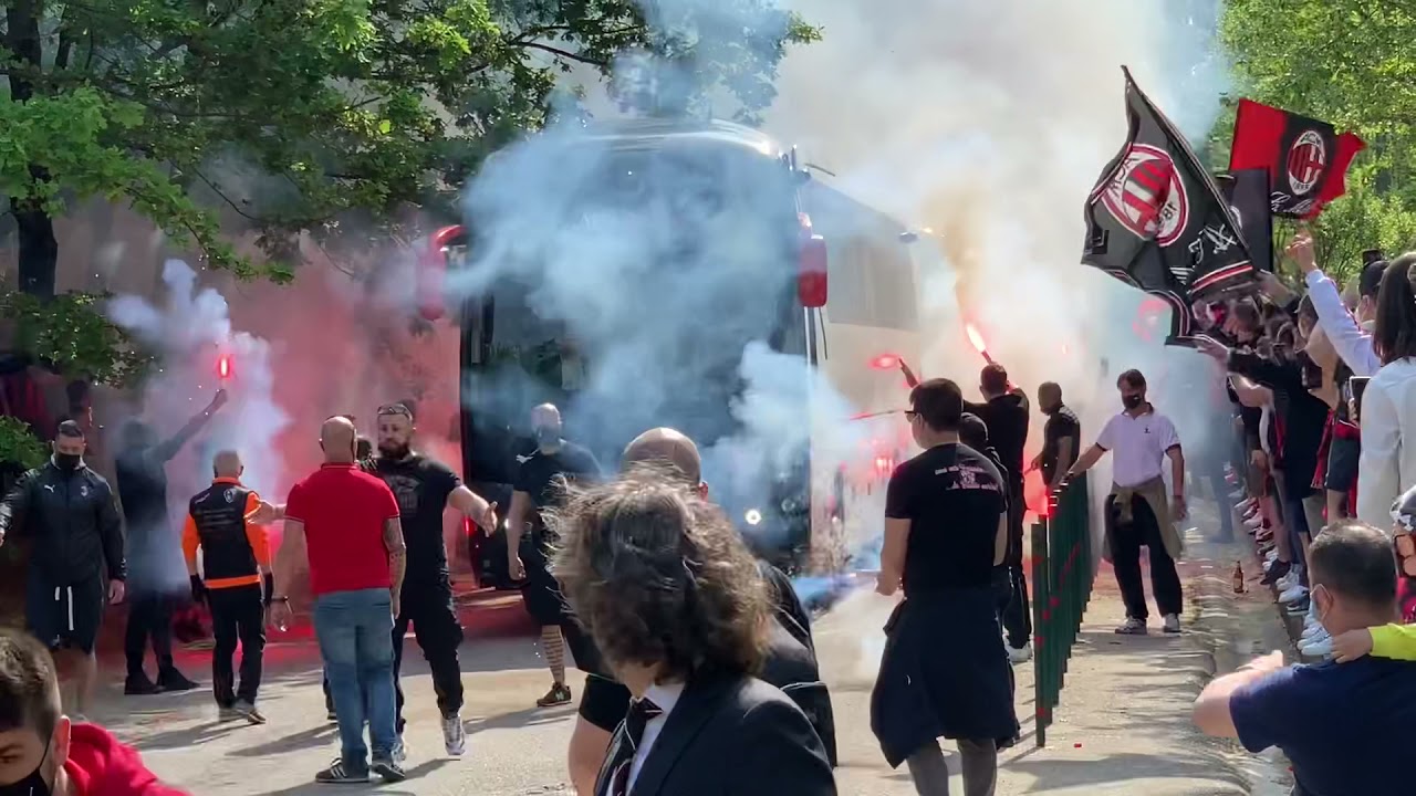 Milan - Juventus:  1500 tifosi alla partenza del pullman