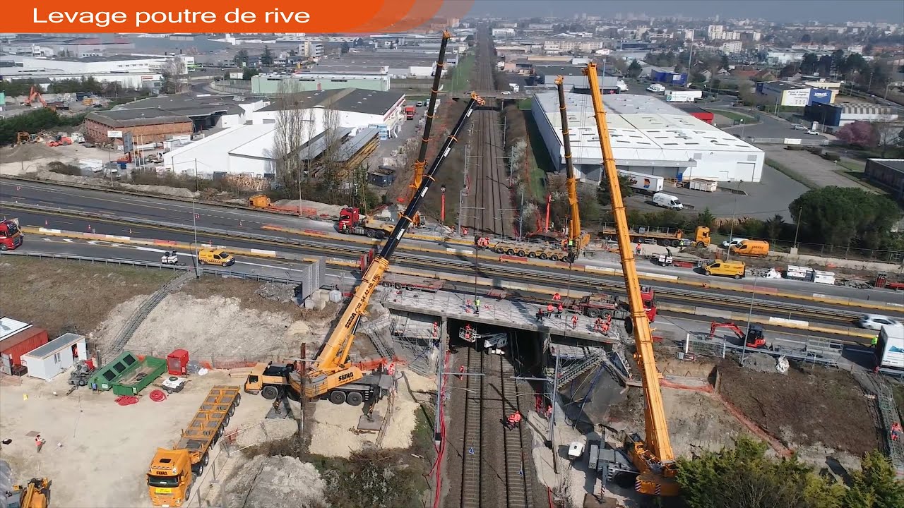 Chantier autoroute : démontage des tabliers externes sur un pont de l’A10 à Orléans