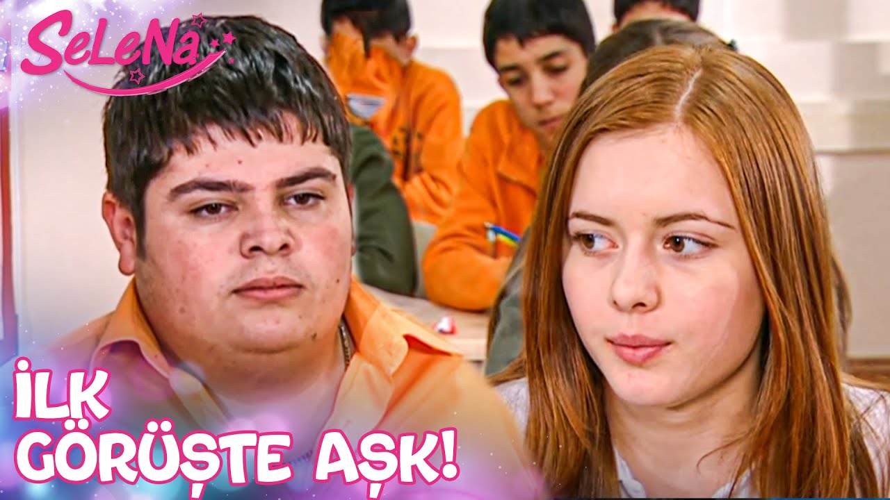 Selin'in yeni aşkı 😂 - Selena