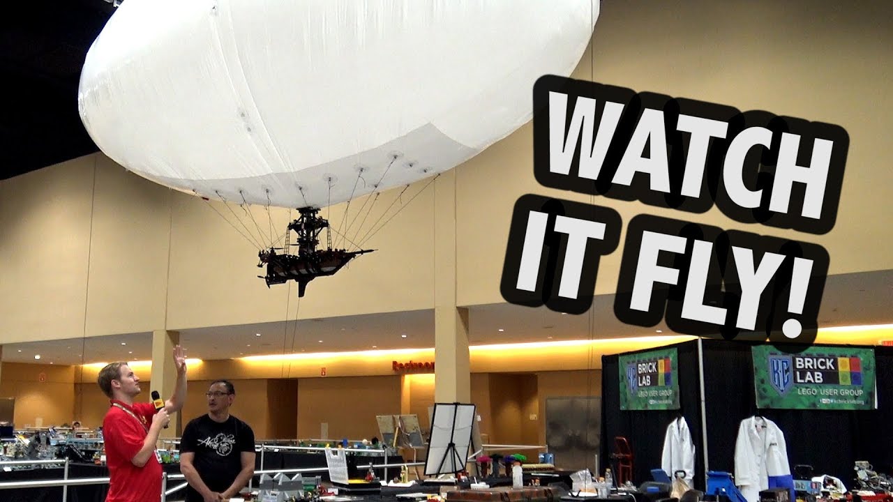 Motorized LEGO Airship Blimp | Brickworld Chicago 2018