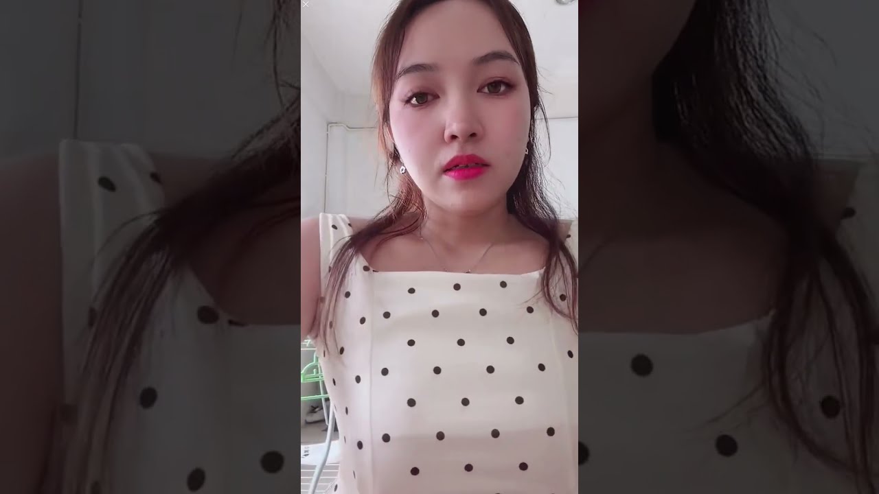 Baby girl#periscope live broadcast vlogs pretty girl beautifulgirl# viralvideo #broadcast
