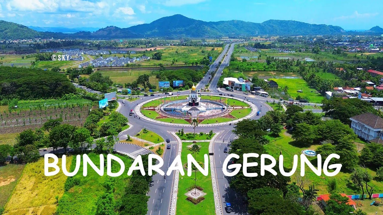 Bundaran Gerung-Aerial view 4K, 12 April 2025 @Sky-JelajahLombok #lombokisland #dji #drone #travel