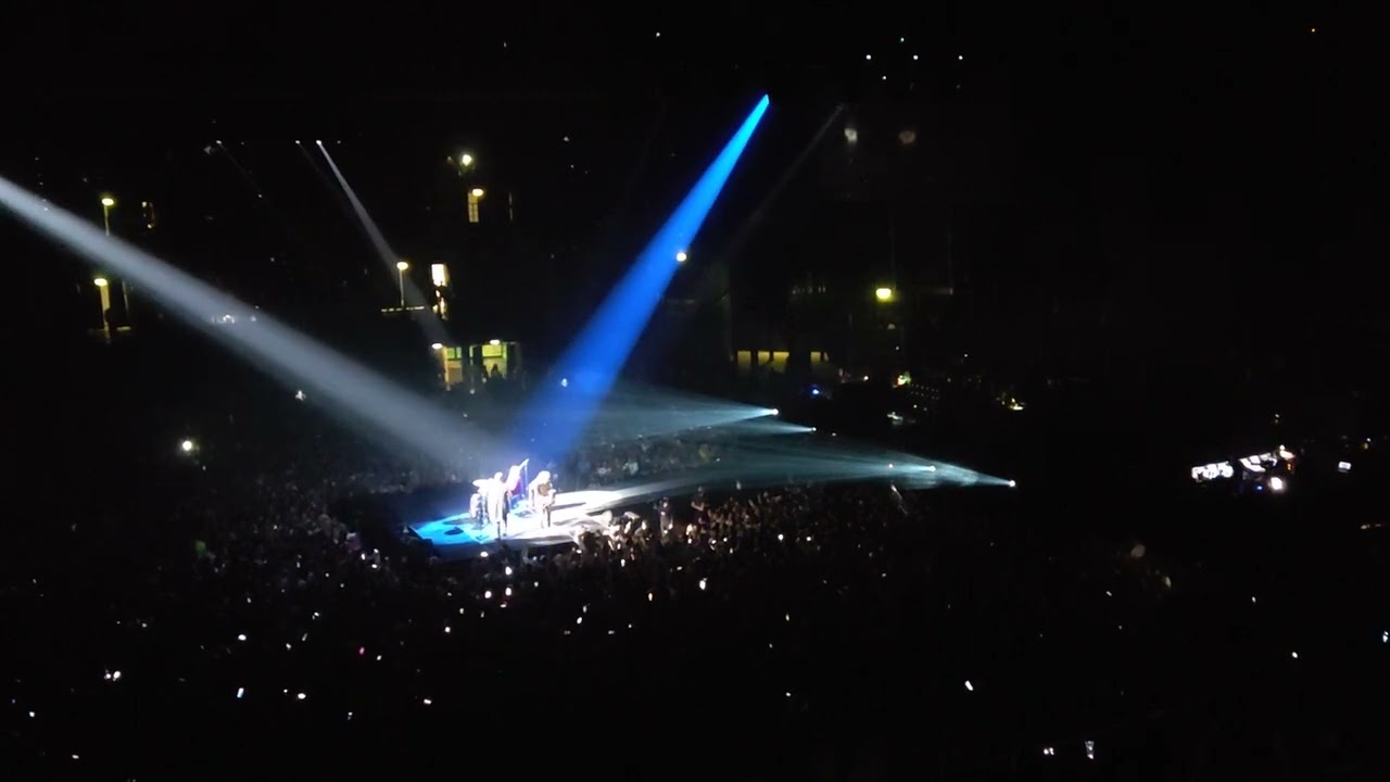 Queen - Crazy Little Thing Called Love + Under Pressure (Live 11/07/2022 in Bologna, Italy)