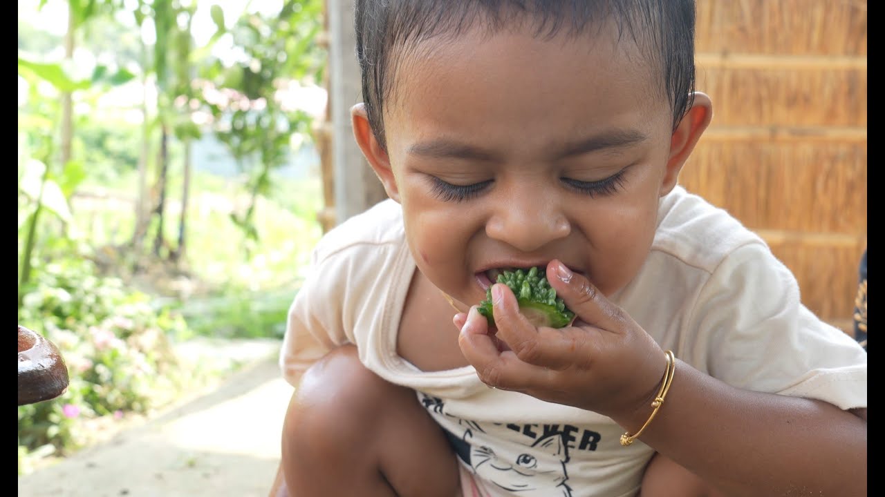 কাঁচা করলা এত স্বাদ ক্য | Village life with Shampa