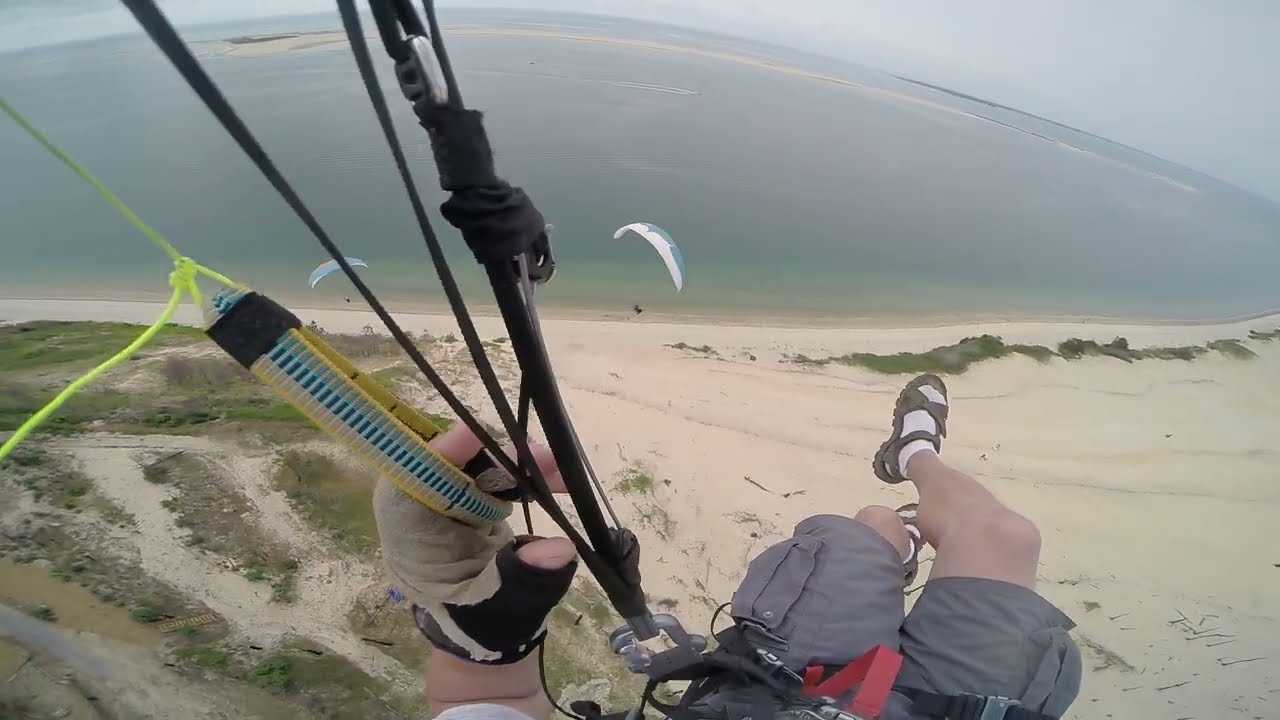 Parapente à la Dune du Pyla, le 29 juin 2023.