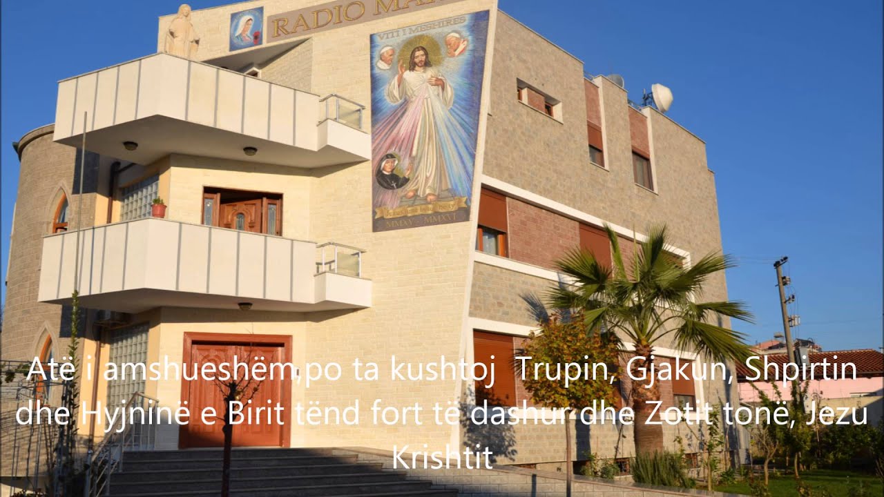 Kuror&euml;za e M&euml;shir&euml;s Hyjnore e lutur