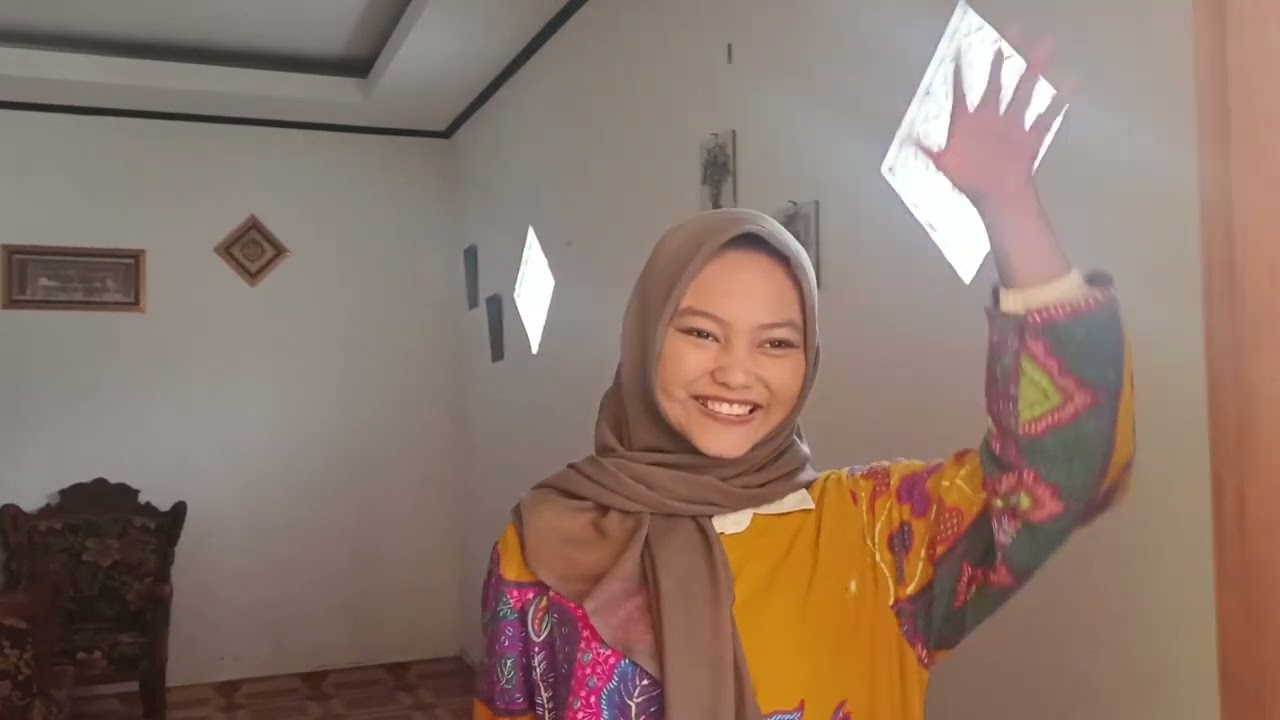 | TUGAS VIDIO BAHASA JAWA VIDIO PENDEK KELOMPOK 3 |
