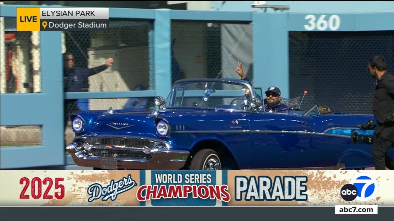 Ice Cube delivers Commissioner's Trophy in style to Dodger Stadium fan event