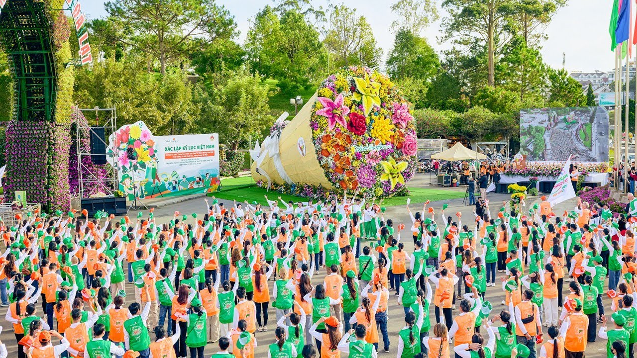 Dalat Hasfarm | Bó Hoa Kỷ Lục Việt Nam - Hành Trình Hợp Lực Tạo Bứt Phá