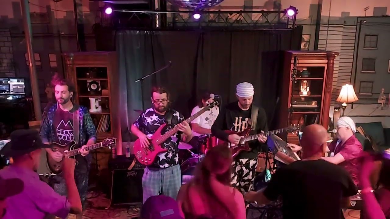 MiniM - Strollin - 11/22/25 - Suite E (St. Petersburg, FL)