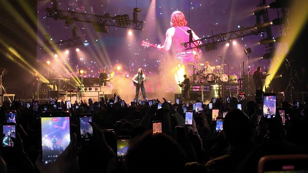LANY - Cause you Have To (Live) (Soft Tour 2026 - Dubai)