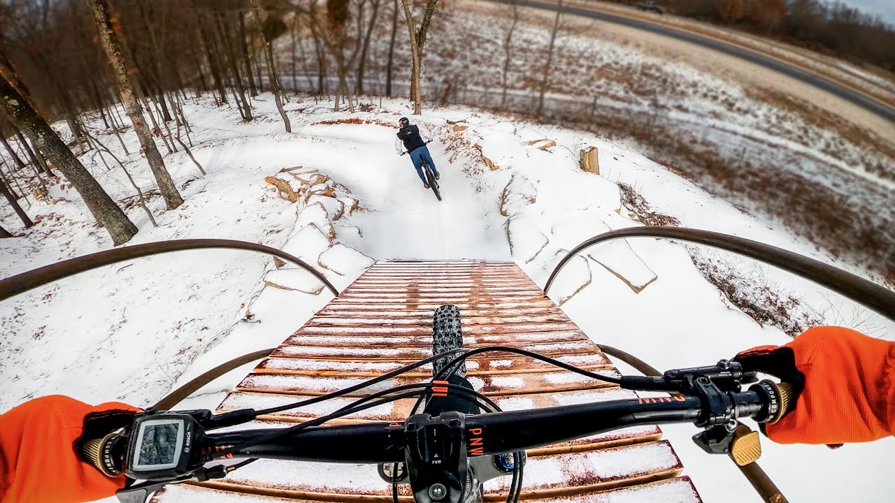 Bentonville Snow Day!! ❄️ | Exploring The OZ Castle Trails With Rich Drew & Crew