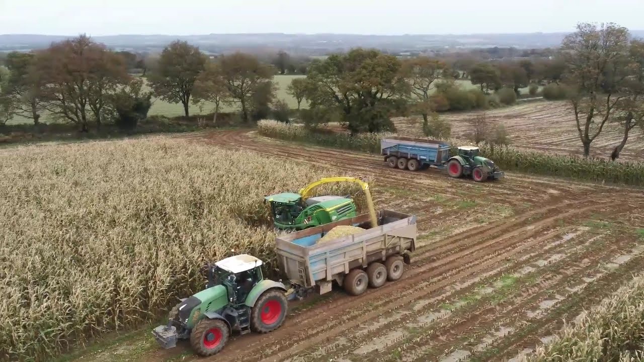 Maupu 3 essieux X2 &agrave; l'ensilage 2020 🌽😍| JD 8500i & HarvestLab 3000 | ETA Le Paven