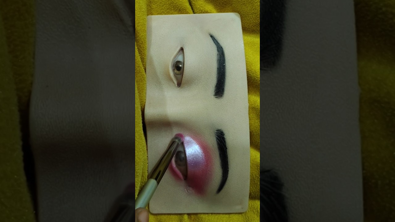half pink cutcrease eye look 