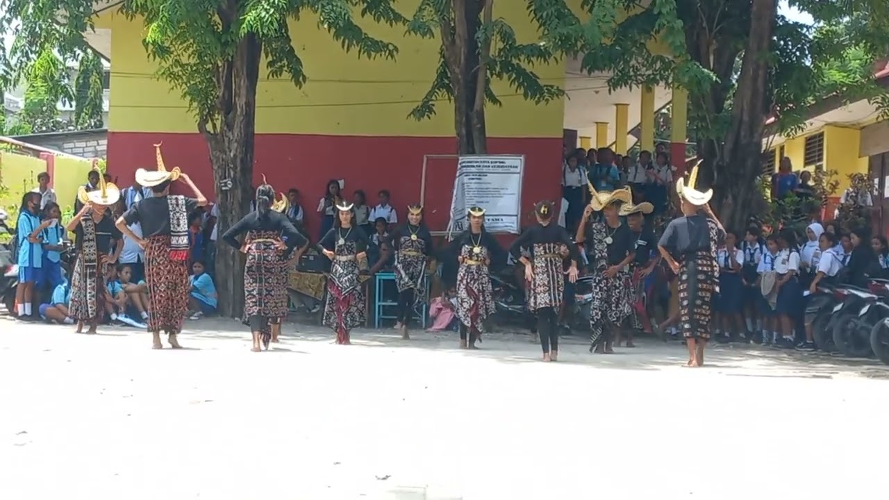 NONG MARI NONG. TARI KREASI NTT. UPTD SMP N 9 KUPANG