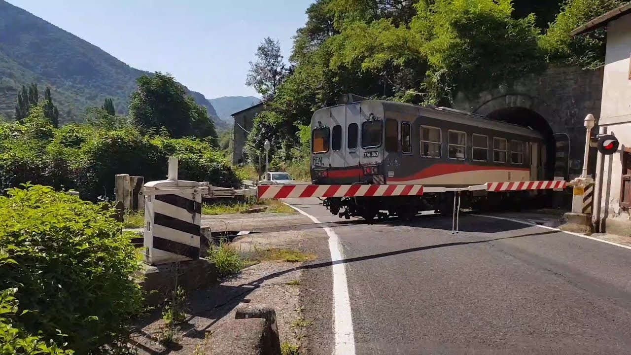 Passaggio a livello Antrodoco(RI)// Level Crossing