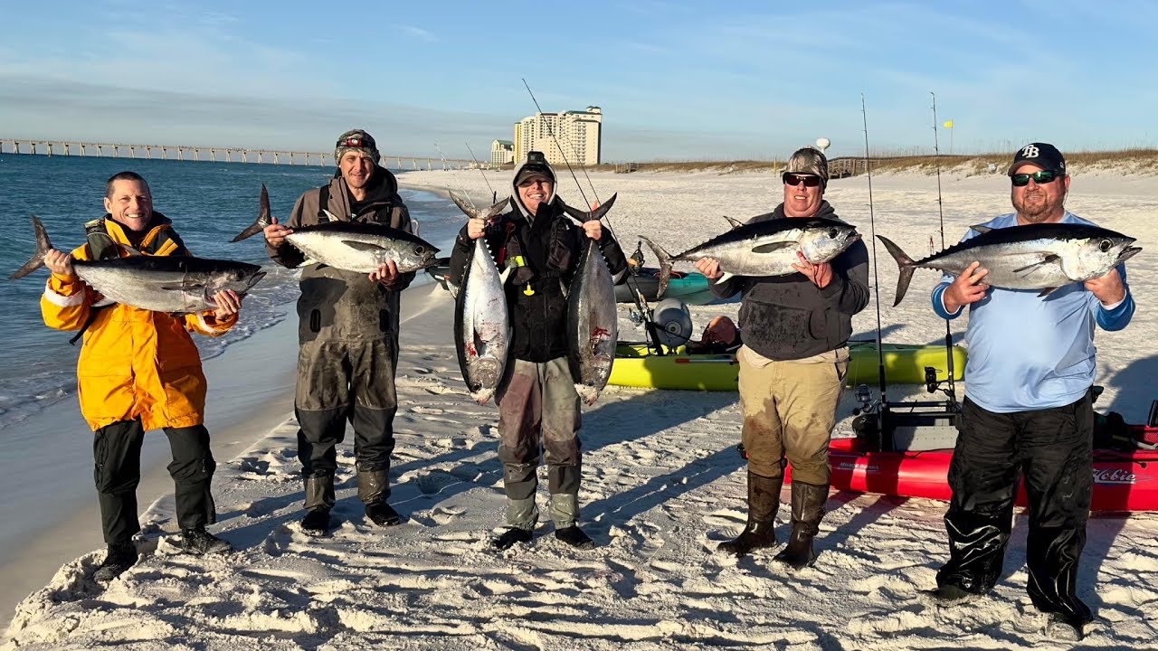 Catching Blackfin Tuna in Even Sloppier Conditions (Blackfin Tuna Kayak Fishing)