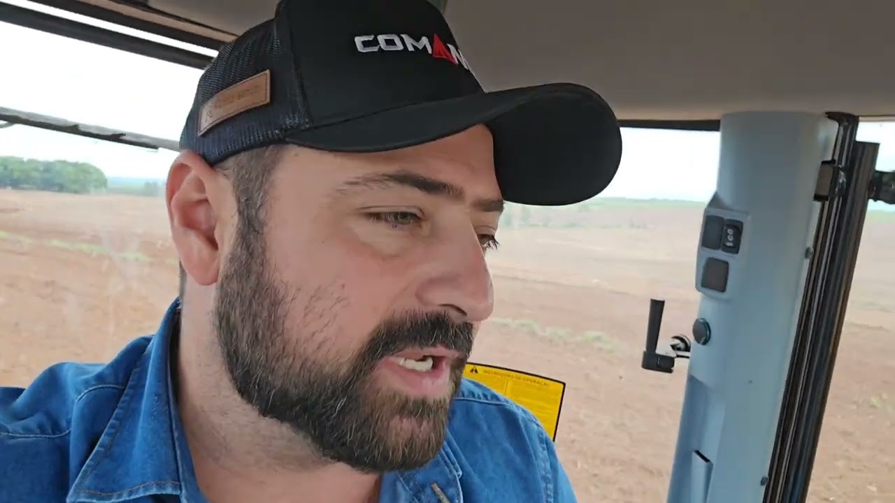 OPERANDO O A144 HI-TECH NA NIVELADORA 56X22