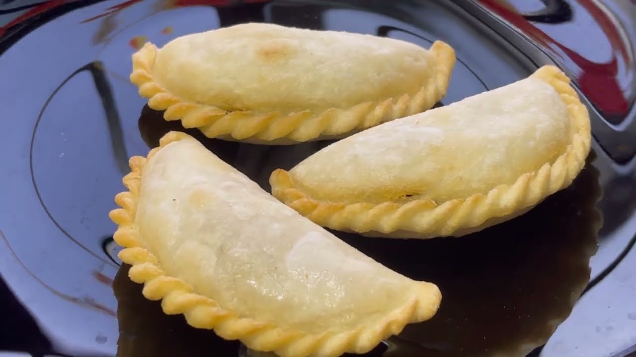 নারিকেল এর পুলি পিঠা রেসিপি || Narikel er Puli Pitha bangla recipe | Bangladeshi pitha recipe bangla