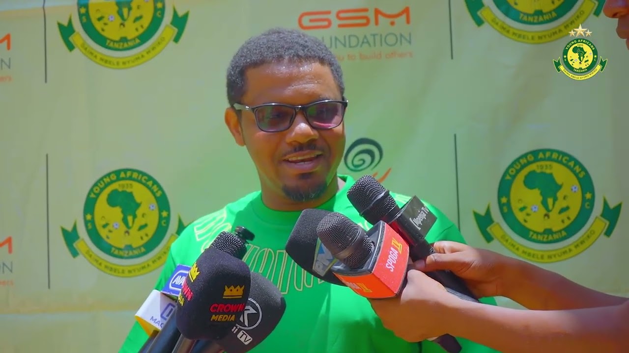 TAZAMA MAKAMU WA RAIS ARAFAT HAJJ NA ALI KAMWE WALIVYOTOA MSAADA NA WACHEZAJI VISIWANI ZANZIBAR.