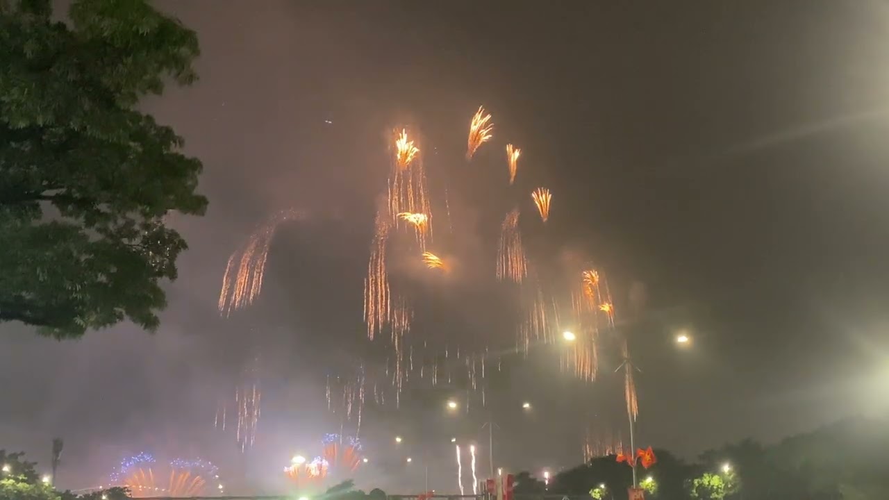 Pháo hoa mừng đại hội thành công 2026