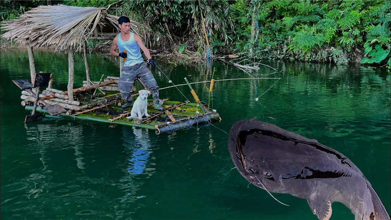 Wild Off-Grid Life: Handmade Bamboo Raft & Mega Catfish Catch in Deep Jungle
