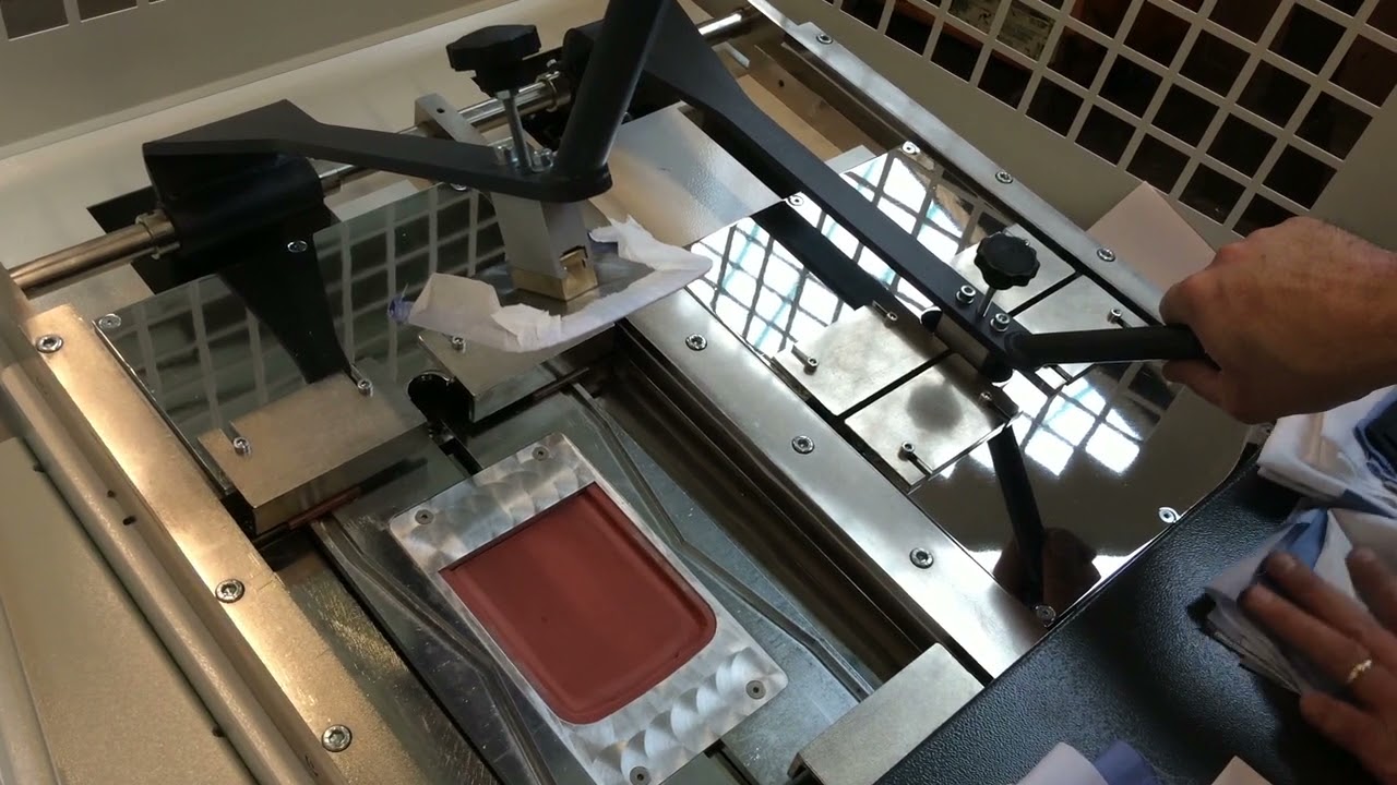 1002 Pocket Creasing Machine