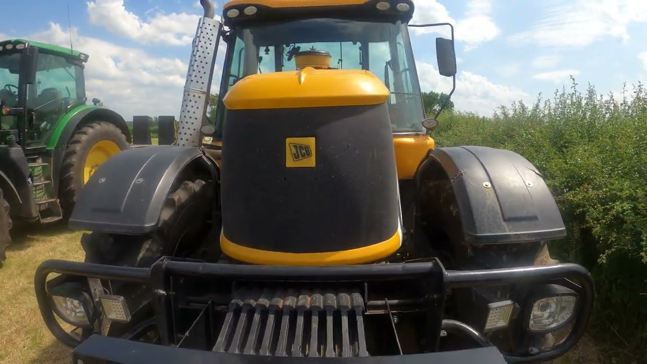 2005 JCB Fastrac 3190 4WD 5.9 Litre 6-Cyl Diesel Tractor (193 HP)