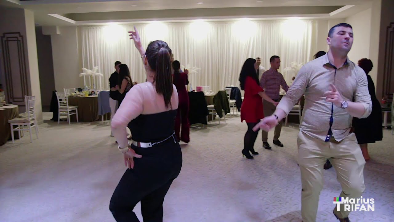 Mariana Botoaca si Formatia - Multi ar vrea sa urce dealul LIVE (cover) Colaj 2020 majorat Andra