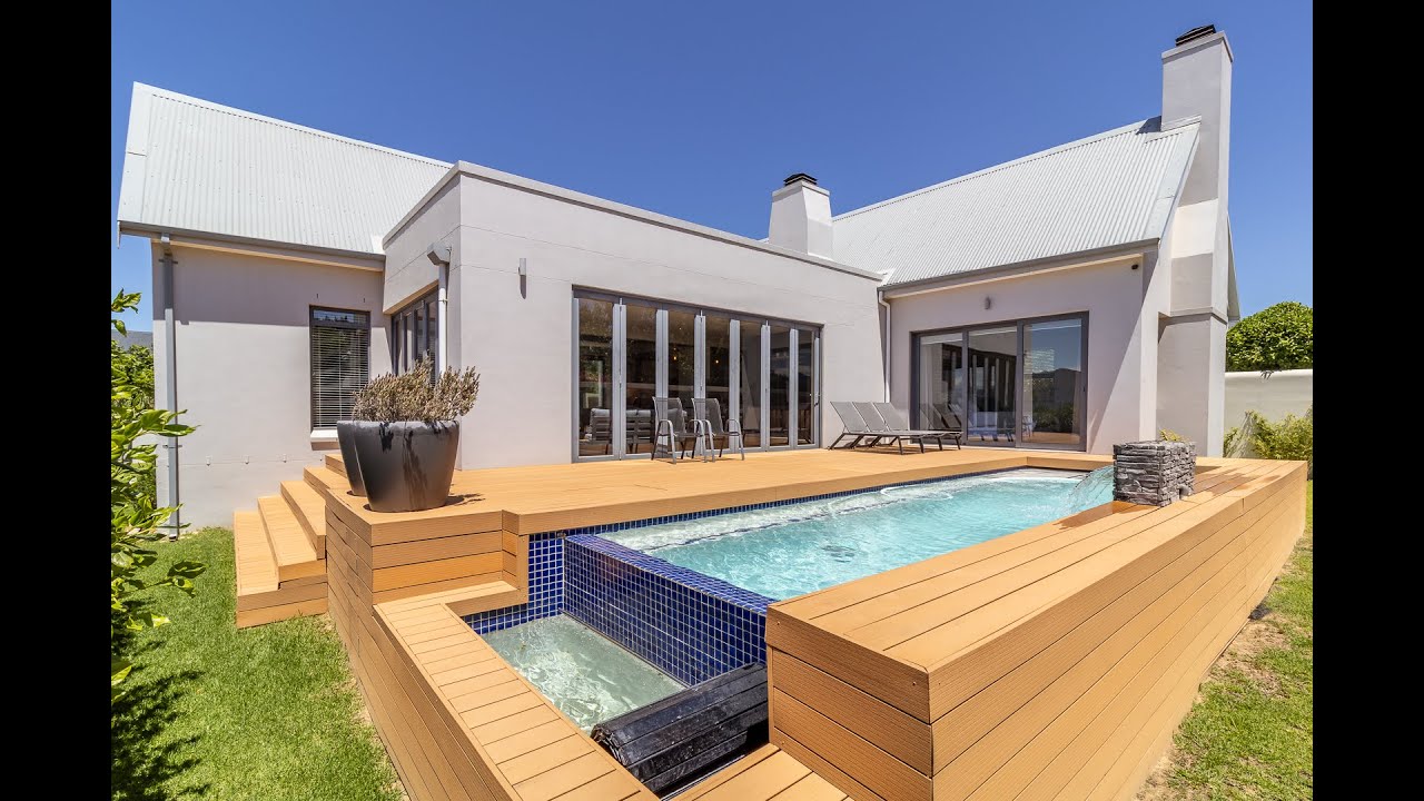 Modern 4 Bedroom Family Home with Study for Sale in Uitgezocht Boutique Lifestyle Estate