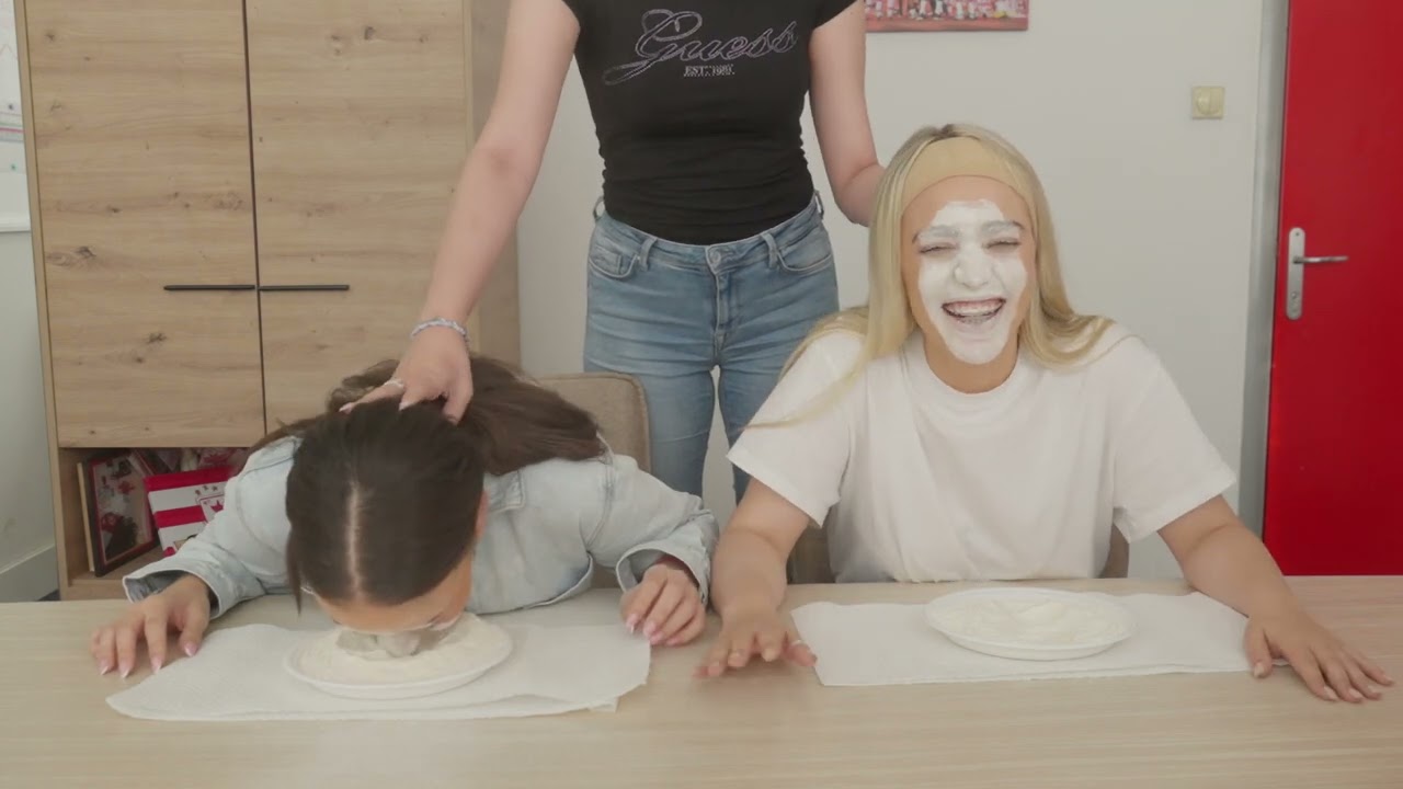 NAJSMEŠNIJI VIDEO - KO BI NAJPRE: Milica & Jovana