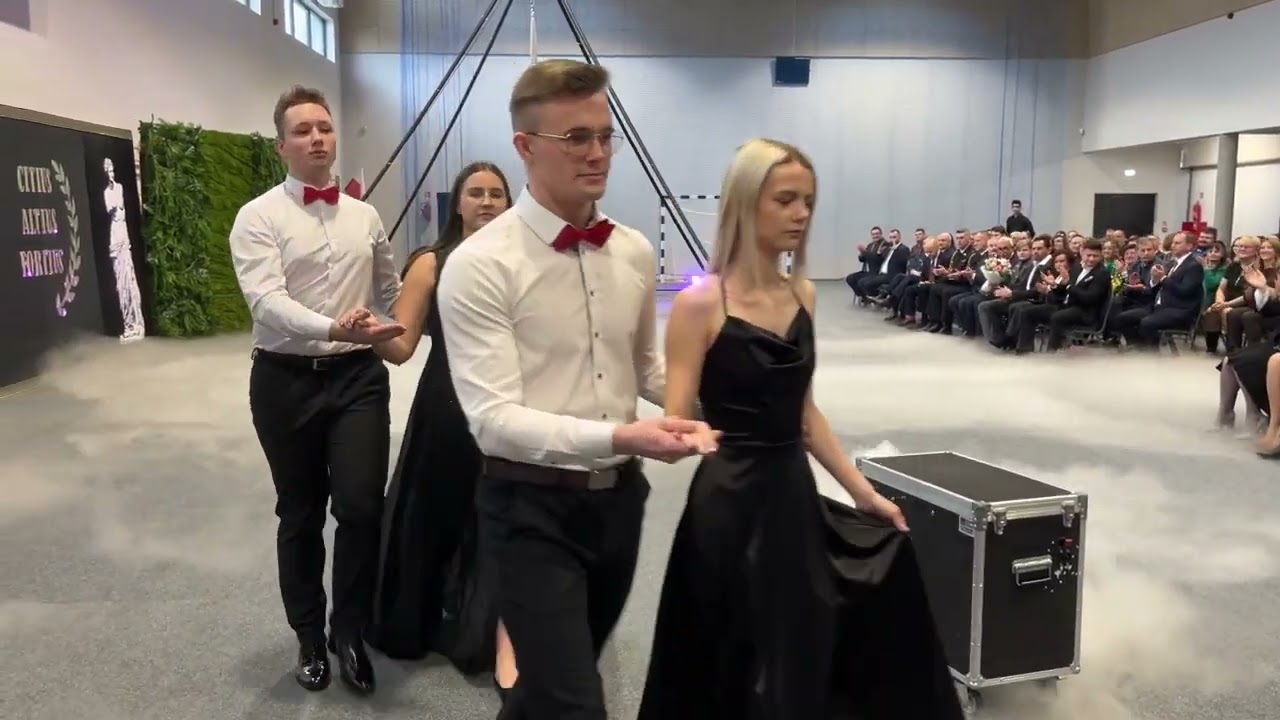 Uroczyste otwarcie nowej sali sportowej w Zespole Szkół Nr 1 im.  S.  Staszica w  Olkuszu.