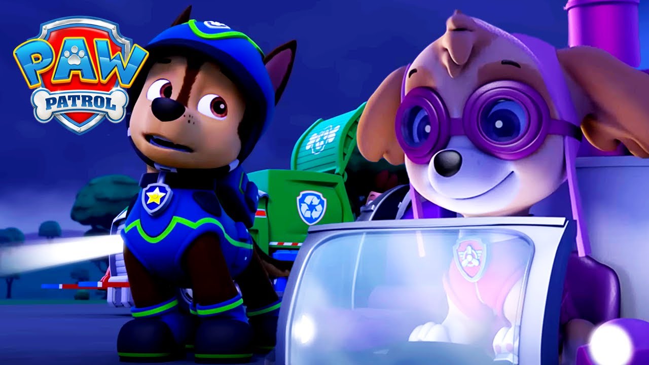 Skye lyser vejen, når lyset slukkes! 💡🐄 | PAW Patrol | På Dansk | Sammenklip