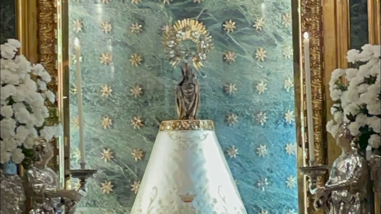 Un minuto junto a la Virgen del Pilar del día  24/10/24