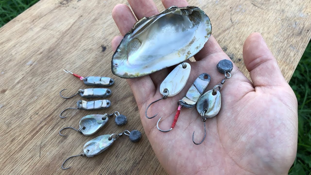 採った貝でルアー作り