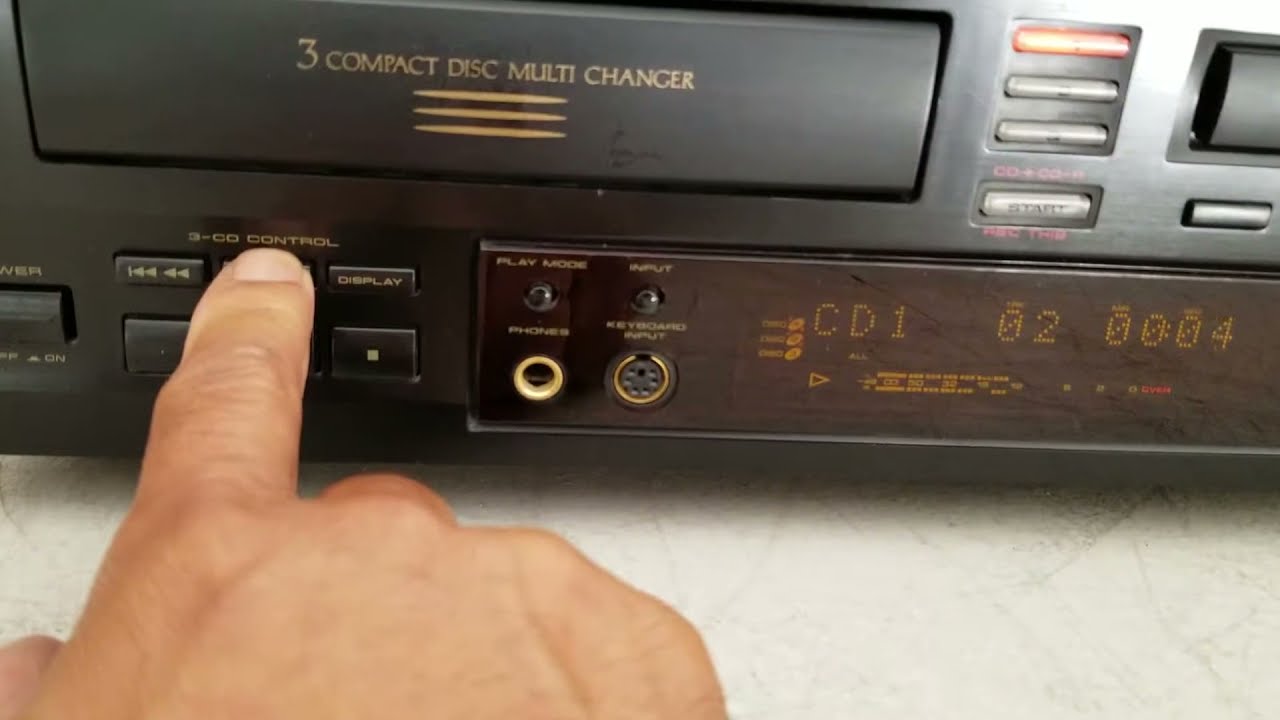 3-дисковый чейнджер и CD-рекордер Pioneer PDR-W839