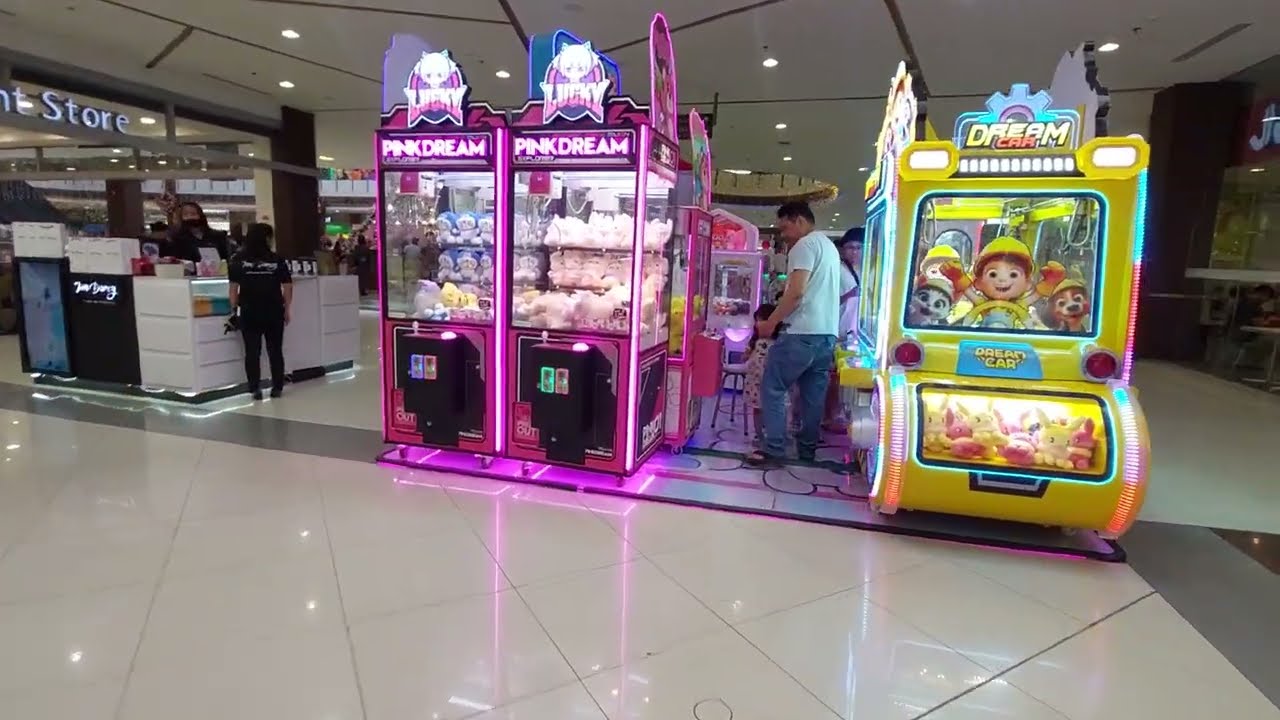 Claw machines @Robinson's Roxas
