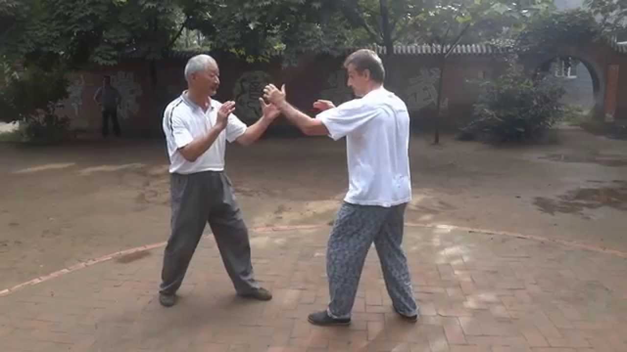 Cui RuiBin fighting Yi Quan's skills (HD)