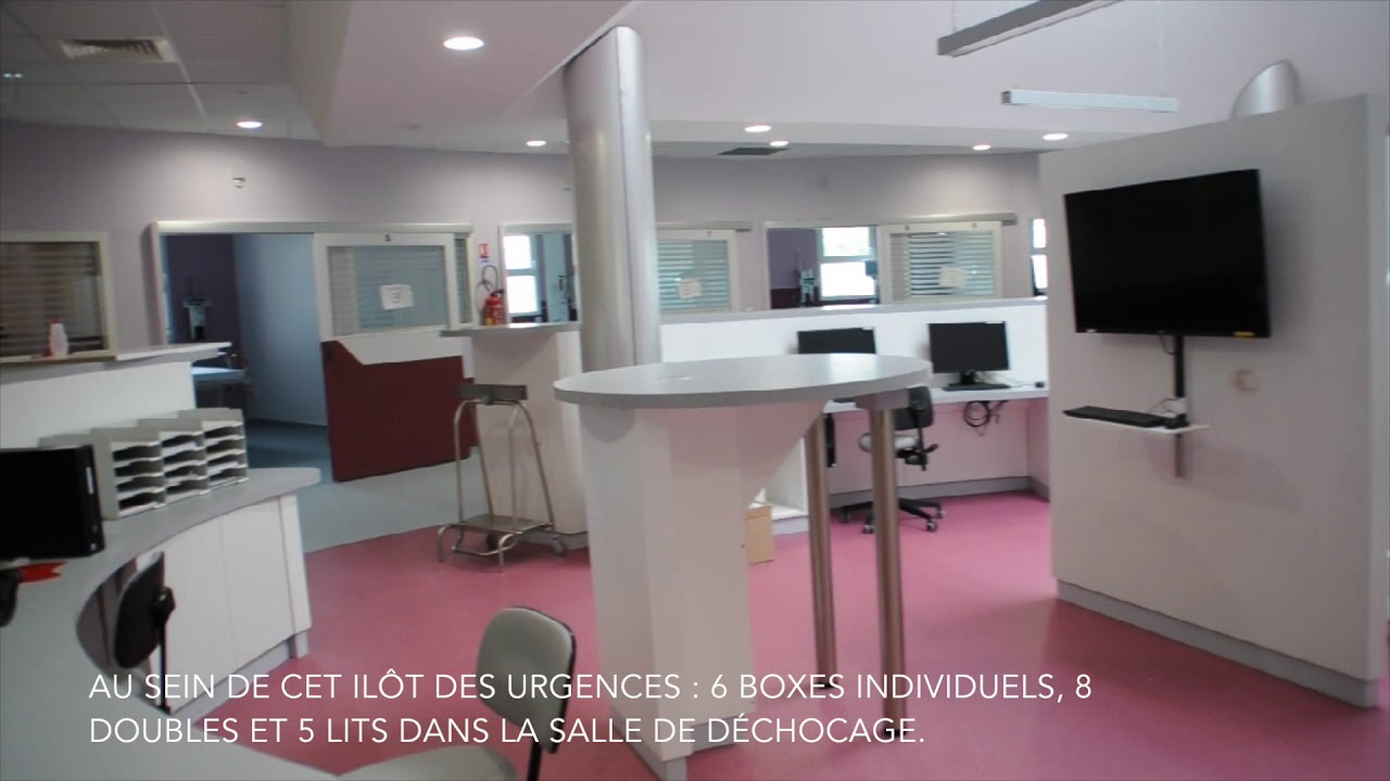Visite du nouveau service des urgences du centre hospitalier de la région de Saint-Omer. Août 2017