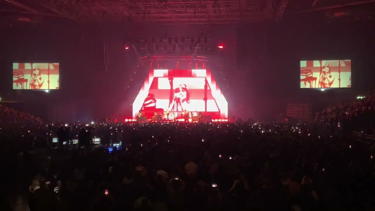 Paramore - Intro + You First (LIVE) Birmingham Utilita Arena (22/04/2023)