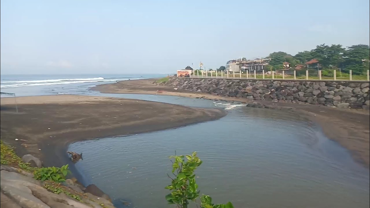 jembatan Penghubung pantai Pererenan  & Batu mejan